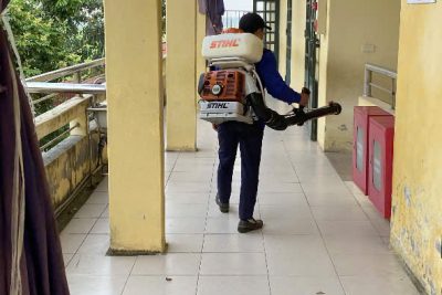 🌟 HOẠT ĐỘNG PHUN THUỐC MUỖI – BẢO VỆ SỨC KHỎE HỌC ĐƯỜNG 🦟